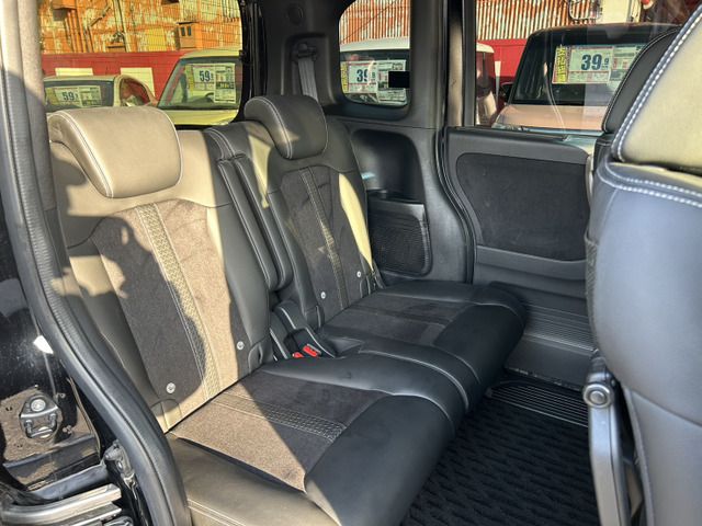 HONDA N BOX CUSTOM 2023 Image 31