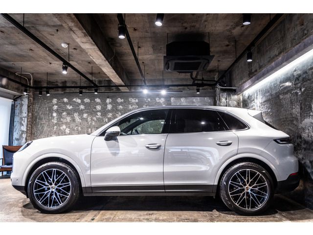 PORSCHE CAYENNE 2025 Image 31