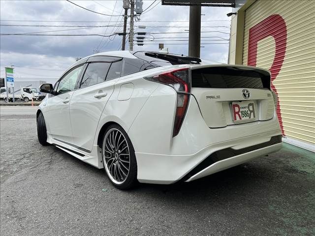 TOYOTA PRIUS 2017 Image 31