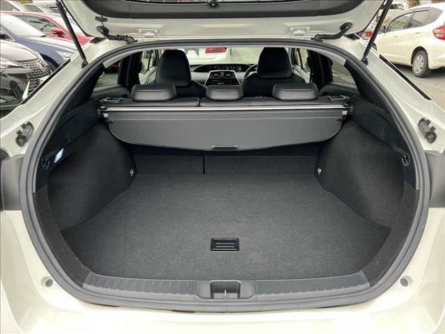 TOYOTA PRIUS 2017 Image 31