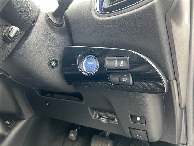 TOYOTA PRIUS 2017 Image 31