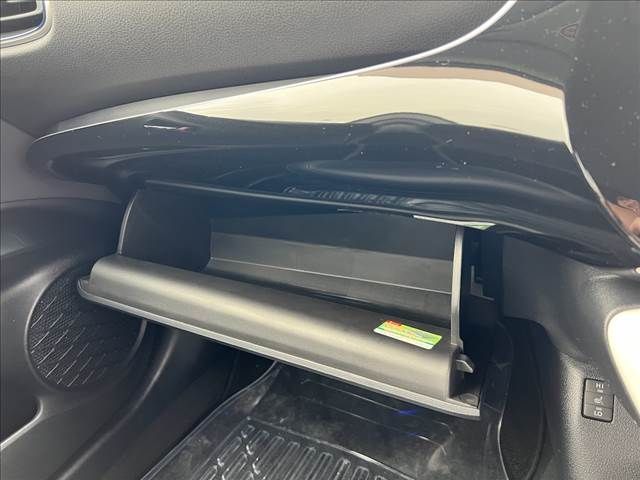 TOYOTA PRIUS 2017 Image 31