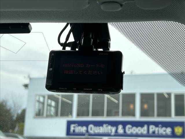 TOYOTA PRIUS 2017 Image 31