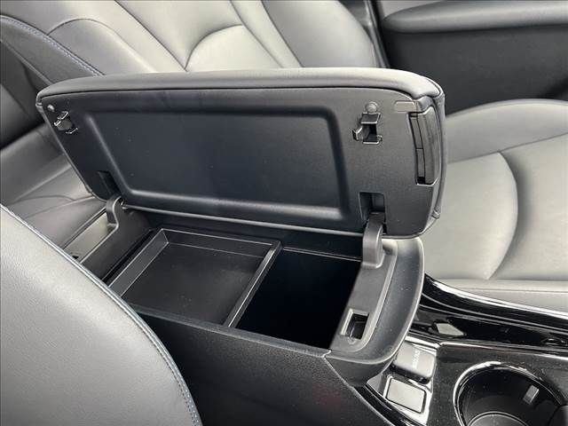 TOYOTA PRIUS 2017 Image 31