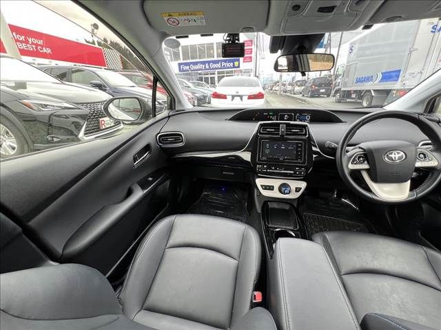 TOYOTA PRIUS 2017 Image 31