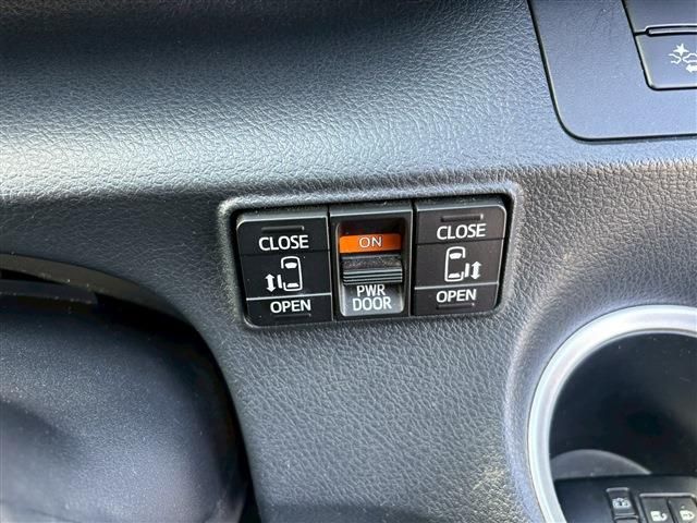 TOYOTA SIENTA HYBRID 2017 Image 31