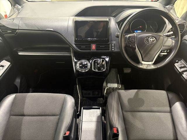 TOYOTA NOAH HYBRID 2017 Image 31