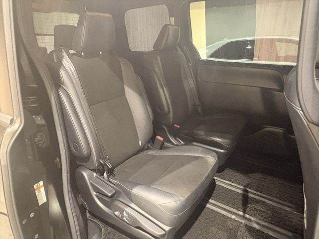 TOYOTA NOAH HYBRID 2017 Image 31