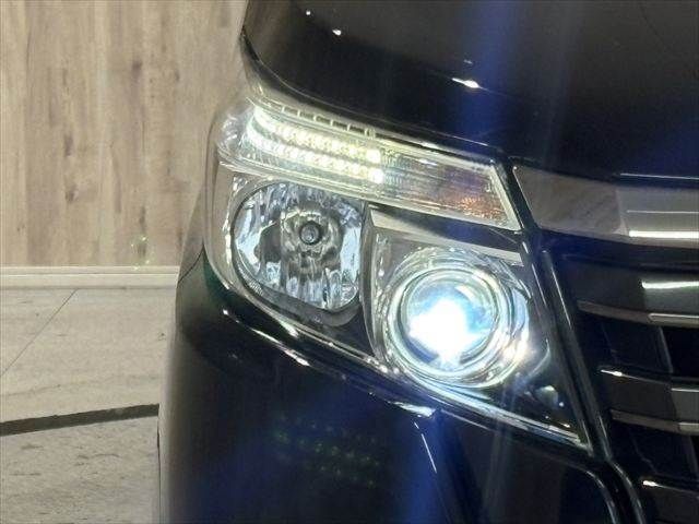 TOYOTA NOAH HYBRID 2017 Image 31