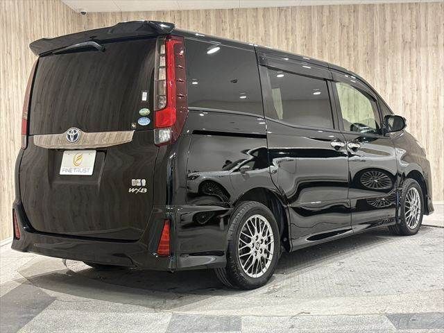TOYOTA NOAH HYBRID 2017 Image 31
