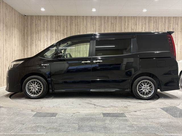 TOYOTA NOAH HYBRID 2017 Image 31