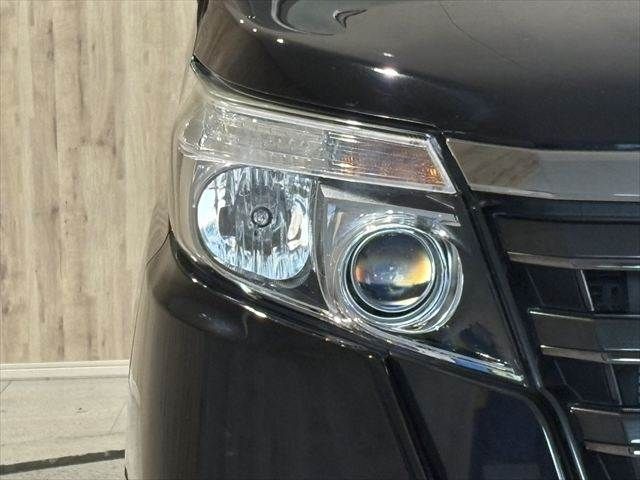 TOYOTA NOAH HYBRID 2017 Image 31