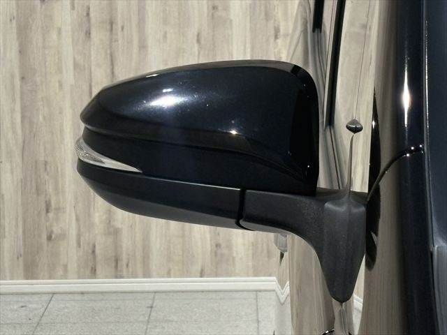 TOYOTA NOAH HYBRID 2017 Image 31