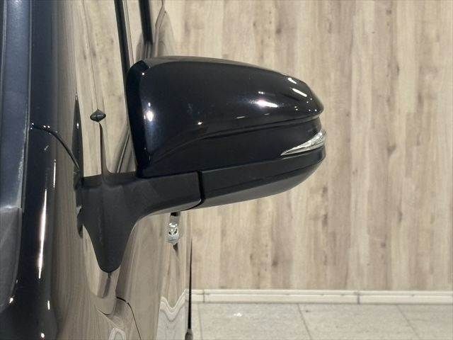 TOYOTA NOAH HYBRID 2017 Image 31