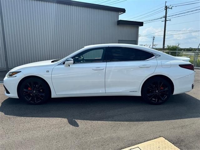 TOYOTA LEXUS ES300H 2022 Image 31