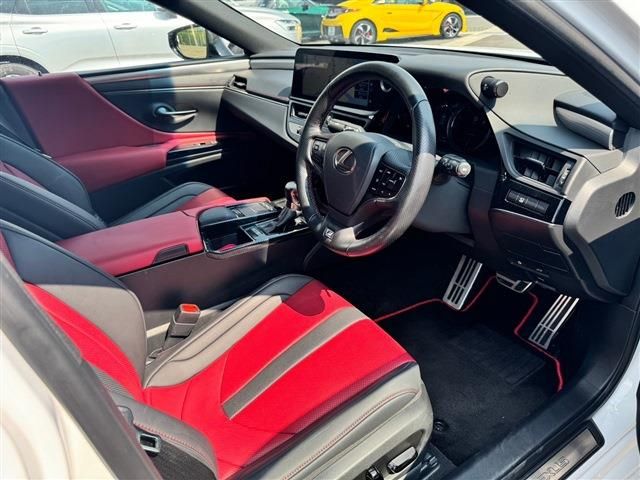 TOYOTA LEXUS ES300H 2022 Image 31