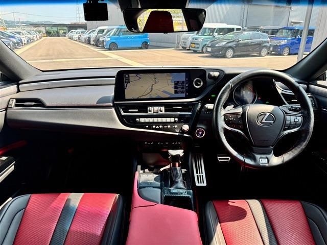 TOYOTA LEXUS ES300H 2022 Image 31