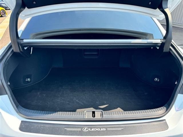 TOYOTA LEXUS ES300H 2022 Image 31