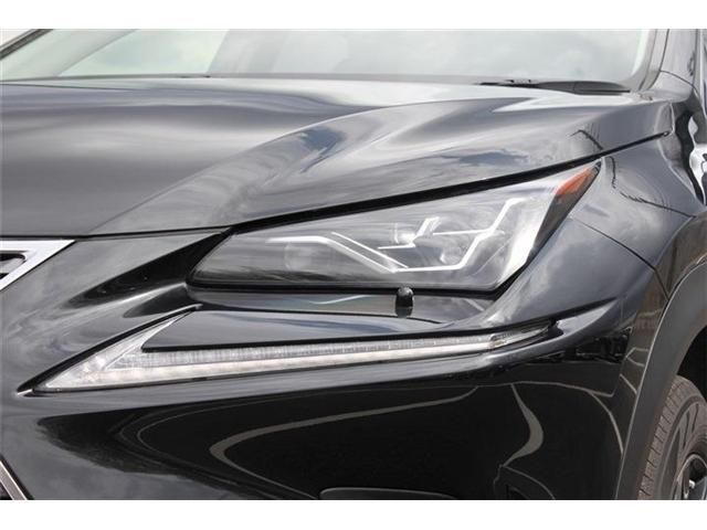 TOYOTA LEXUS NX300H 2017 Image 31