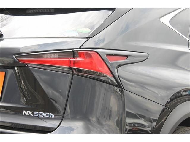 TOYOTA LEXUS NX300H 2017 Image 31