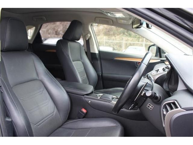 TOYOTA LEXUS NX300H 2017 Image 31