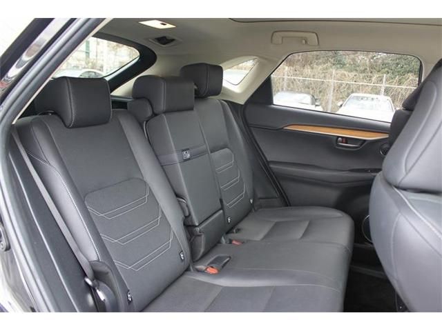 TOYOTA LEXUS NX300H 2017 Image 31