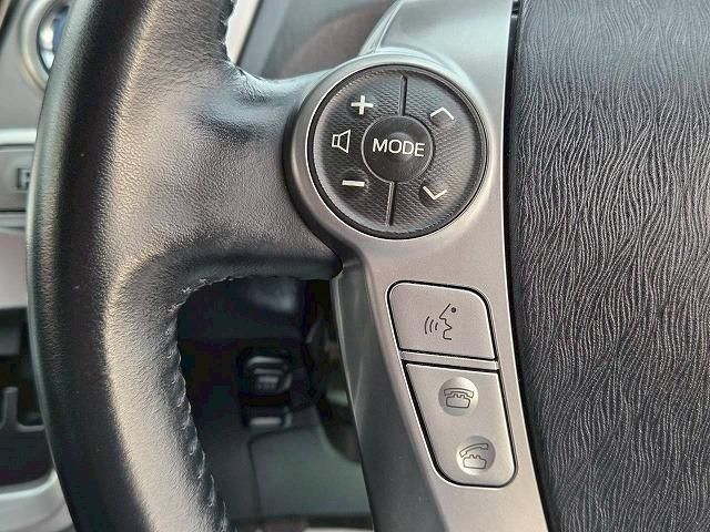 TOYOTA PRIUS ALPHA 2015 Image 31