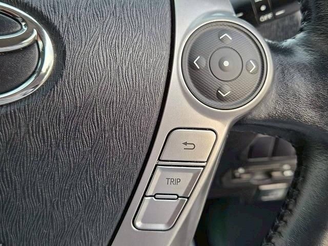 TOYOTA PRIUS ALPHA 2015 Image 31