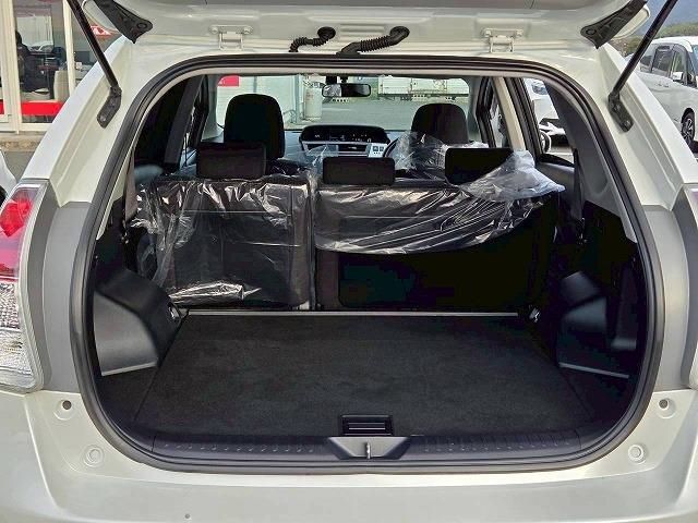 TOYOTA PRIUS ALPHA 2015 Image 31