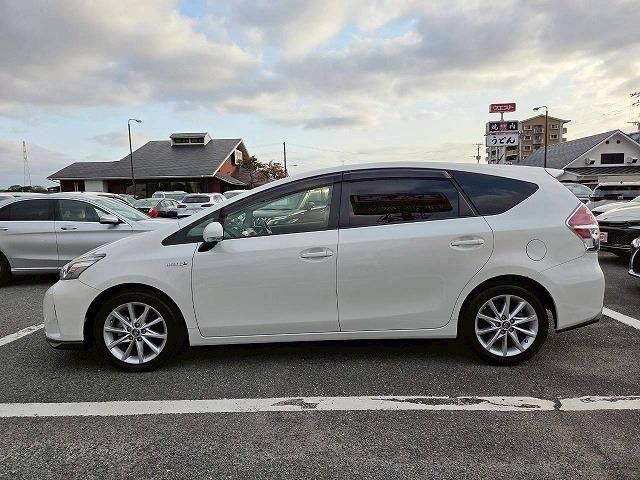 TOYOTA PRIUS ALPHA 2015 Image 31