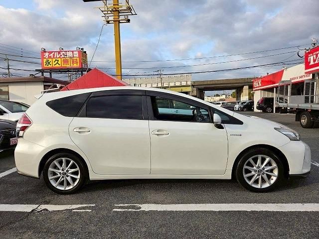 TOYOTA PRIUS ALPHA 2015 Image 31