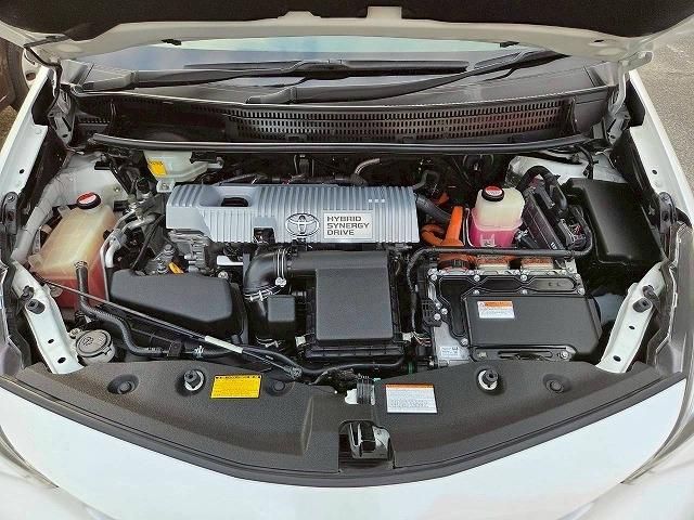 TOYOTA PRIUS ALPHA 2015 Image 31