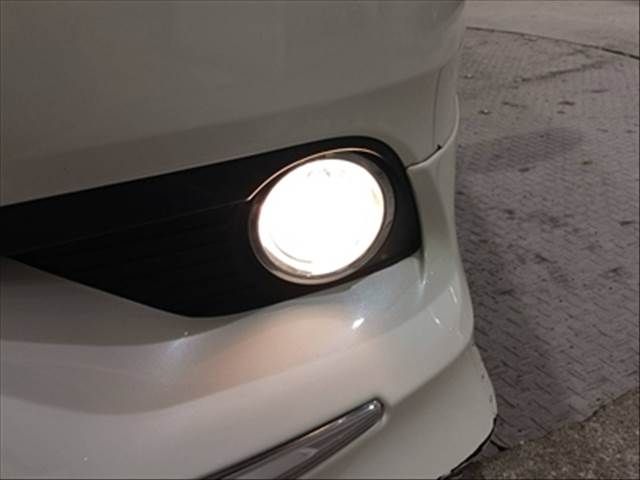 TOYOTA NOAH HYBRID 2015 Image 31