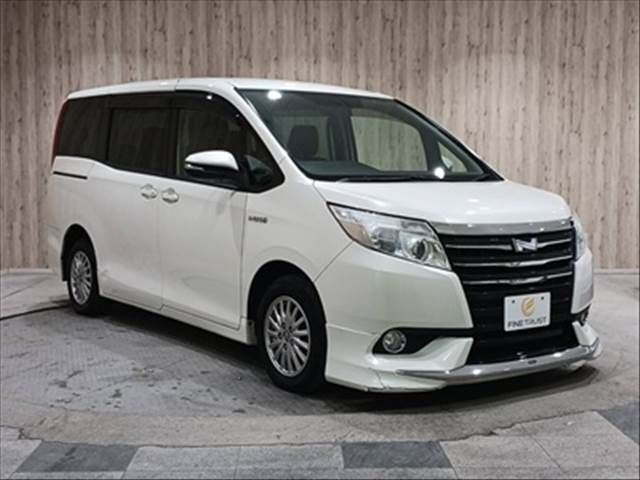TOYOTA NOAH HYBRID 2015 Image 31