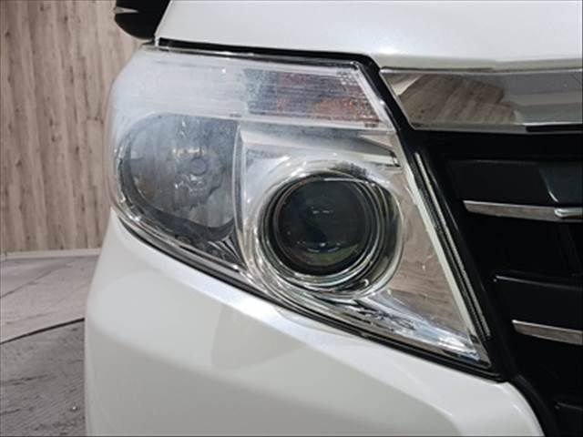 TOYOTA NOAH HYBRID 2015 Image 31