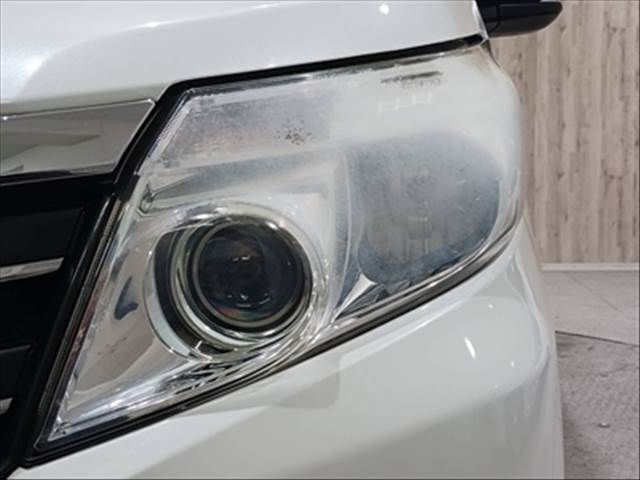 TOYOTA NOAH HYBRID 2015 Image 31