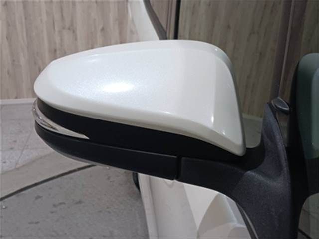 TOYOTA NOAH HYBRID 2015 Image 31