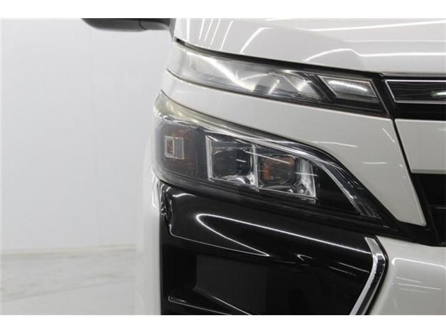 TOYOTA VOXY 2017 Image 31