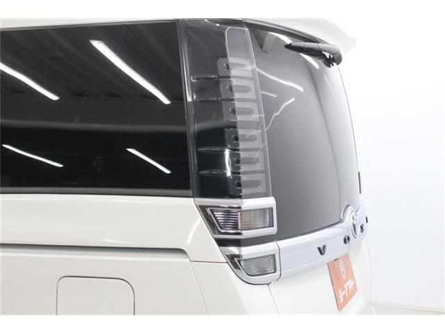 TOYOTA VOXY 2017 Image 31