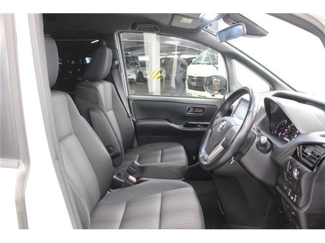 TOYOTA VOXY 2017 Image 31