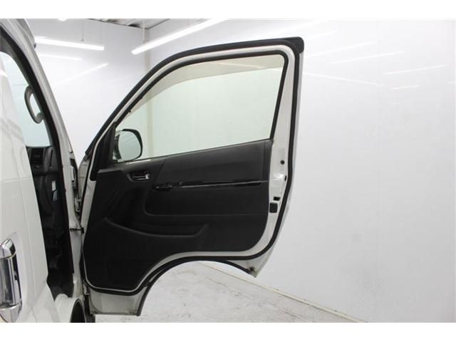 TOYOTA HIACE VAN 2WD 2016 Image 31