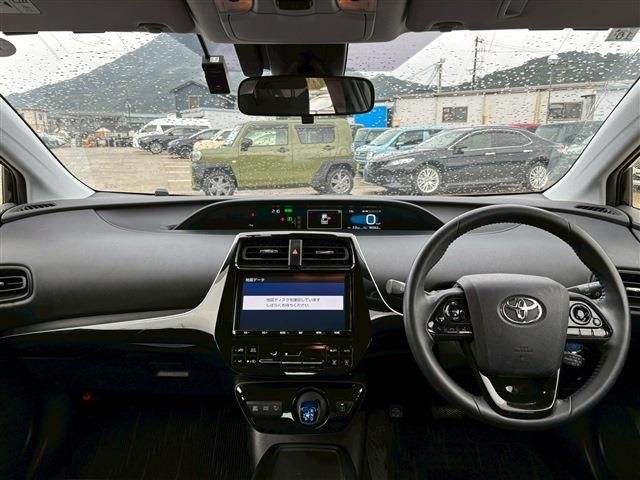 TOYOTA PRIUS 2019 Image 31