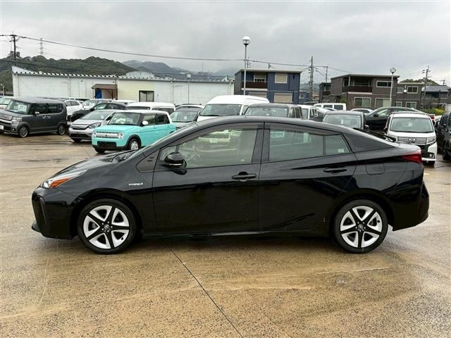 TOYOTA PRIUS 2019 Image 31