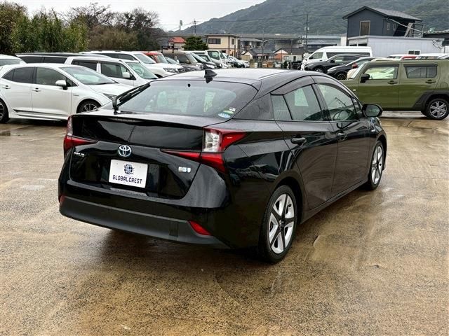 TOYOTA PRIUS 2019 Image 31