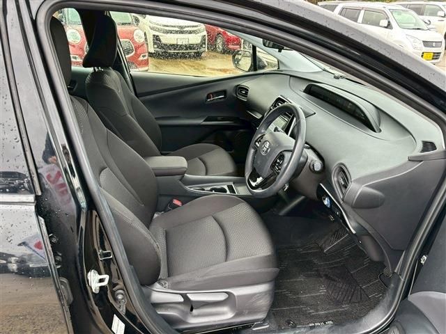 TOYOTA PRIUS 2019 Image 31