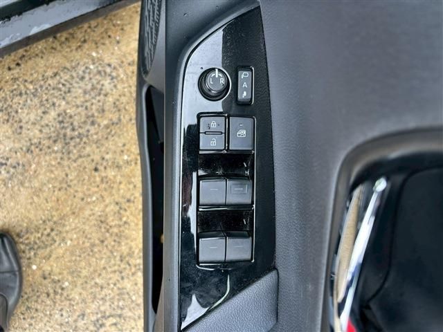 TOYOTA PRIUS 2019 Image 31