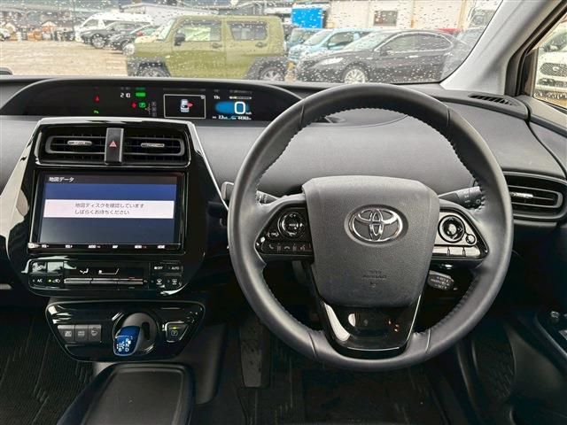 TOYOTA PRIUS 2019 Image 31