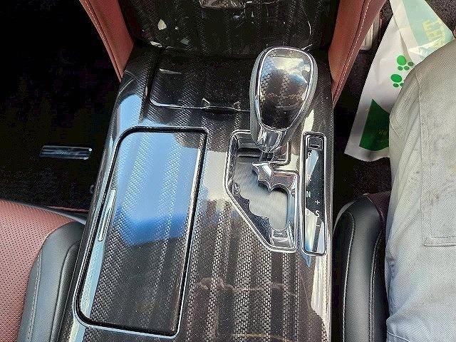 TOYOTA CROWN SEDAN HYBRID 2015 Image 31