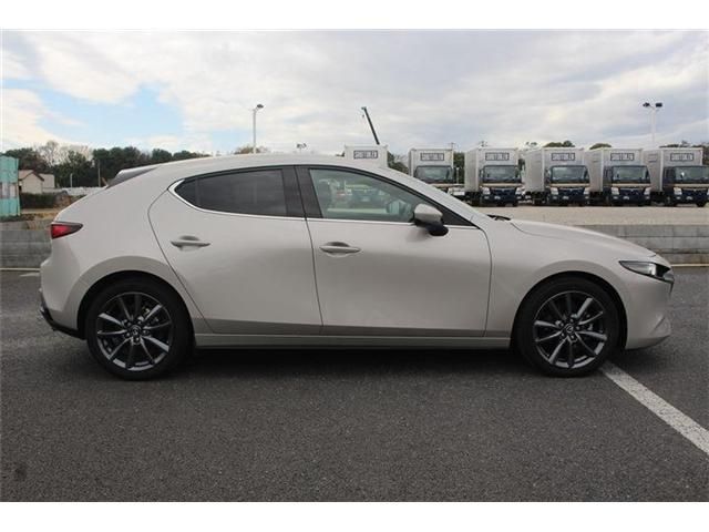 MAZDA 3 FASTBACK 2023 Image 31