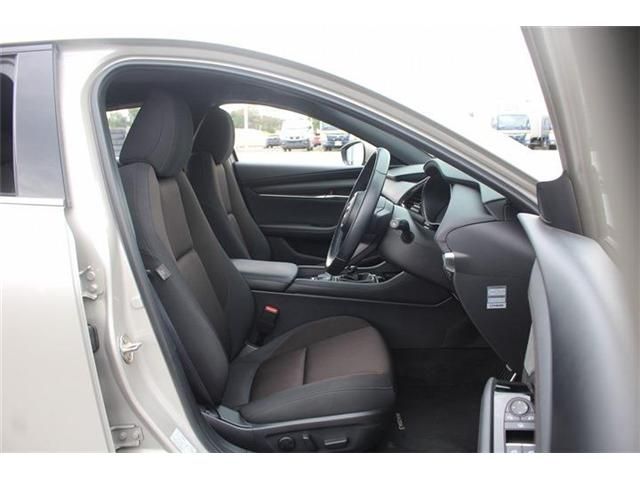 MAZDA 3 FASTBACK 2023 Image 31